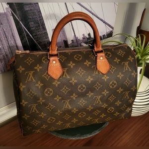 Authentic Louis Vuitton Monogram Speedy 30
